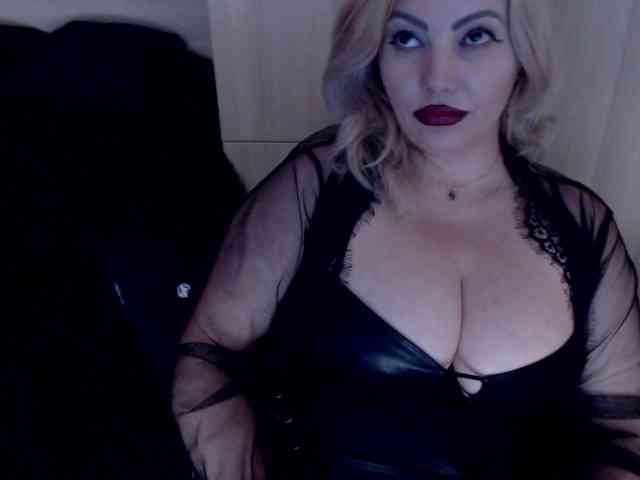Mistress-Demi webcam