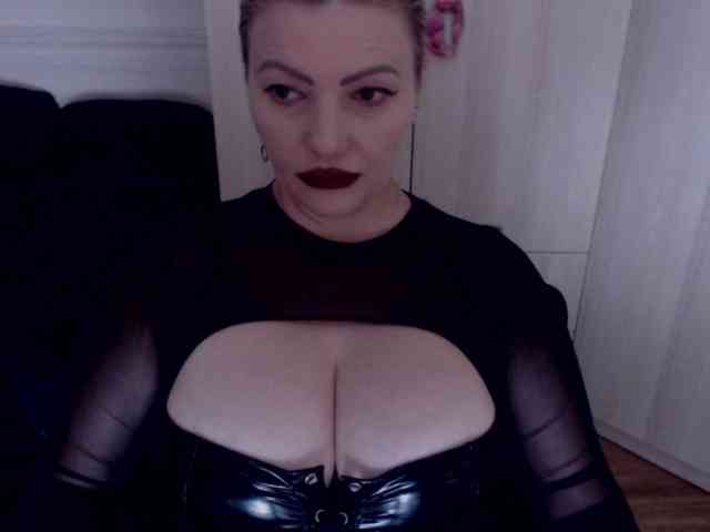 Mistress-Demi webcam