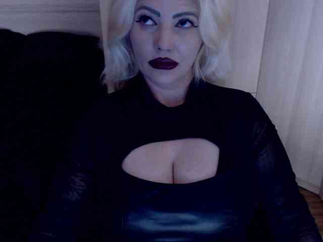 Mistress-Demi webcam