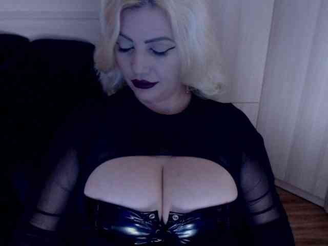 Mistress-Demi webcam