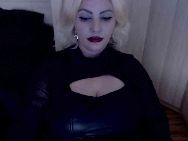 Mistress-Demi webcam