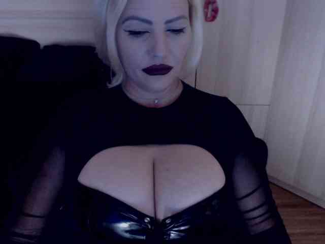 Mistress-Demi webcam