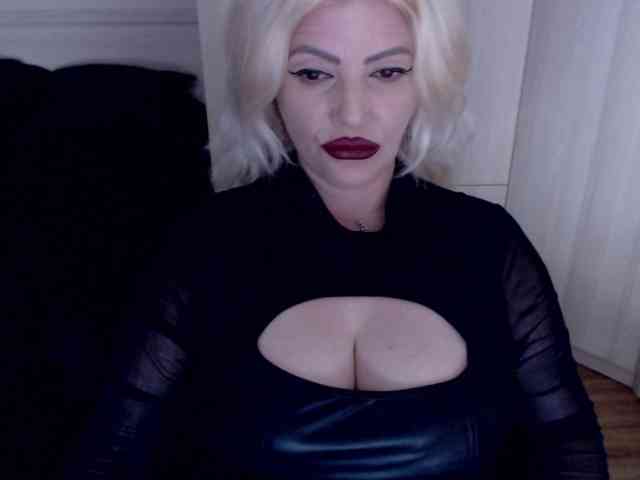 Mistress-Demi webcam