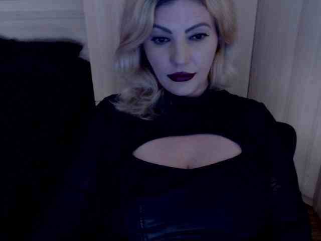 Mistress-Demi webcam