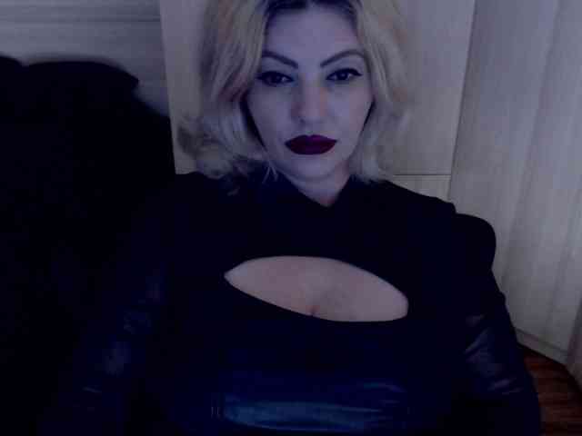 Mistress-Demi webcam