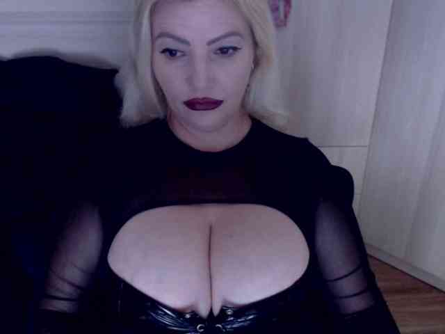 Mistress-Demi webcam