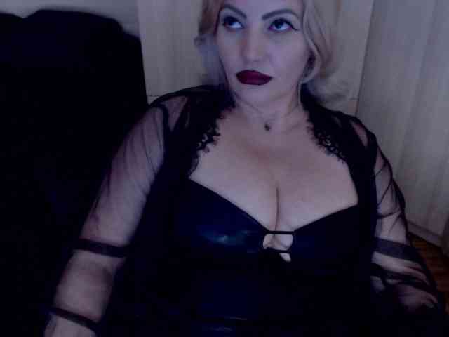 Mistress-Demi webcam
