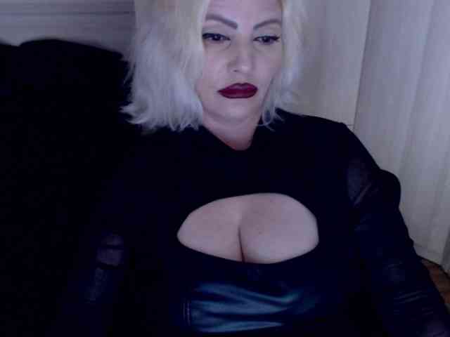 Mistress-Demi webcam