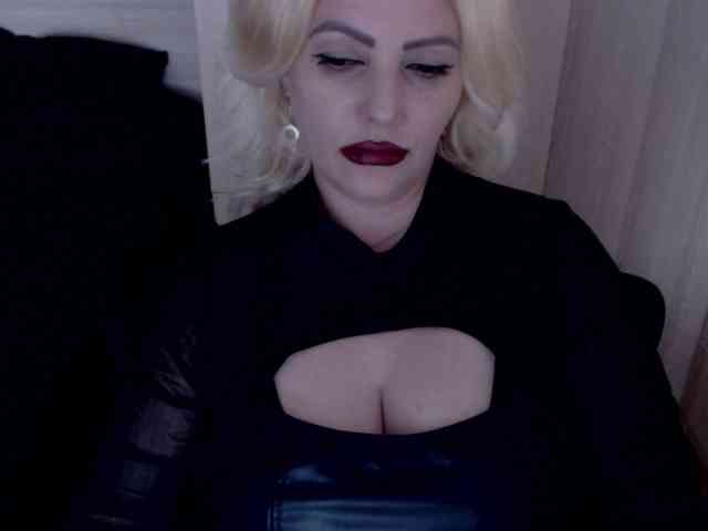 Mistress-Demi webcam