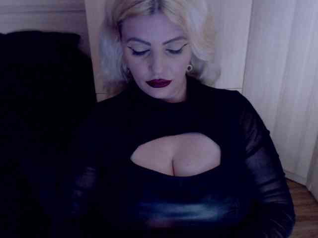 Mistress-Demi webcam