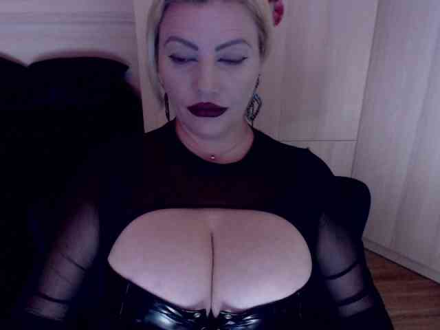 Mistress-Demi webcam