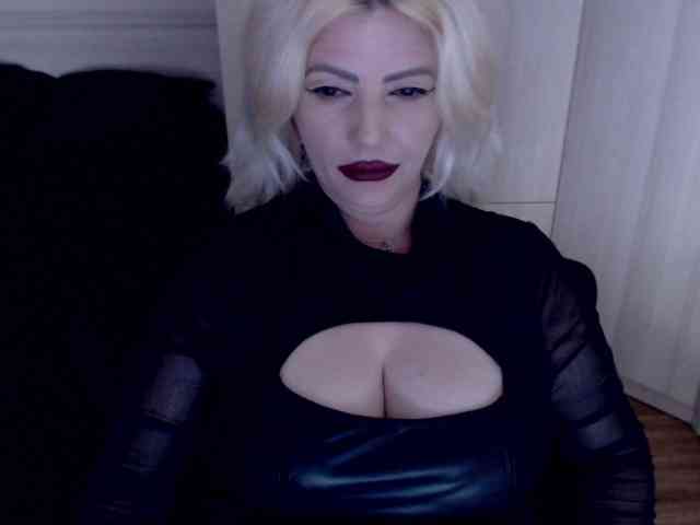 Mistress-Demi webcam