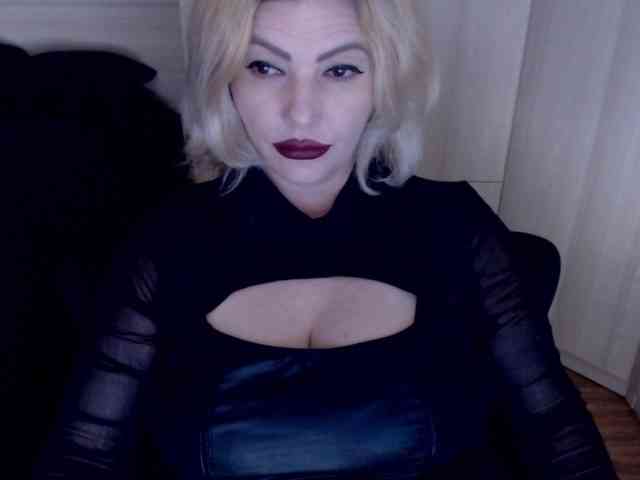 Mistress-Demi webcam