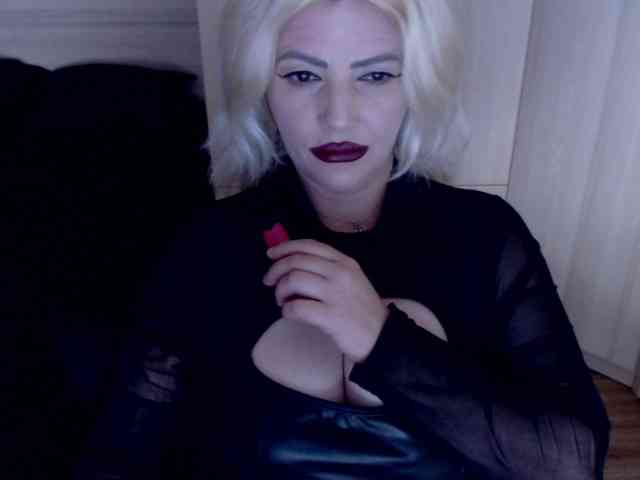 Mistress-Demi webcam