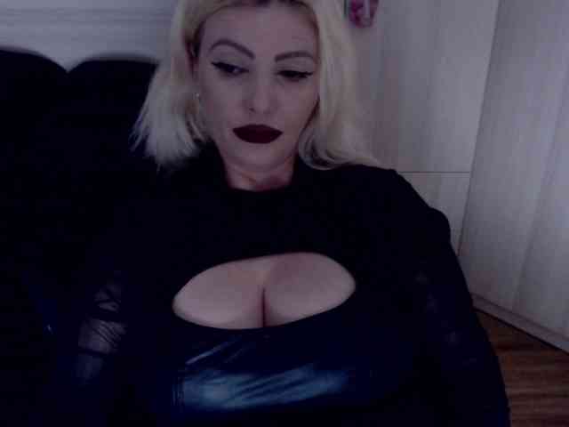 Mistress-Demi webcam