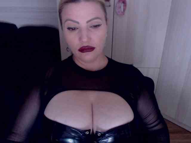 Mistress-Demi webcam