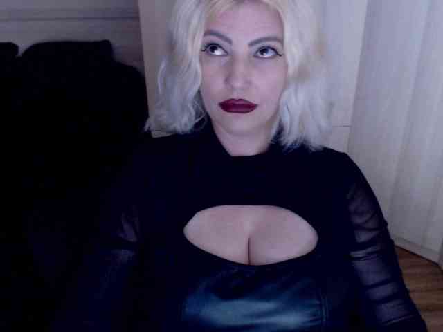 Mistress-Demi webcam