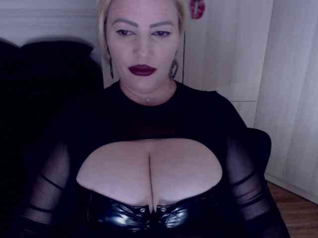 Mistress-Demi webcam