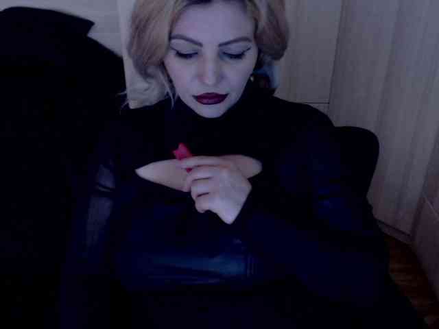 Mistress-Demi webcam