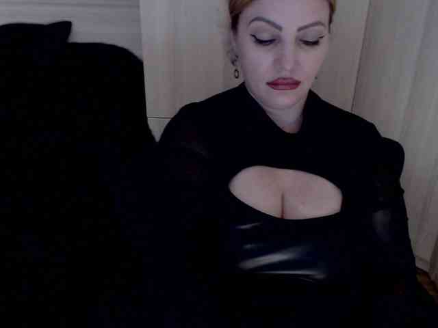 Mistress-Demi webcam