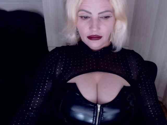 Mistress-Demi webcam