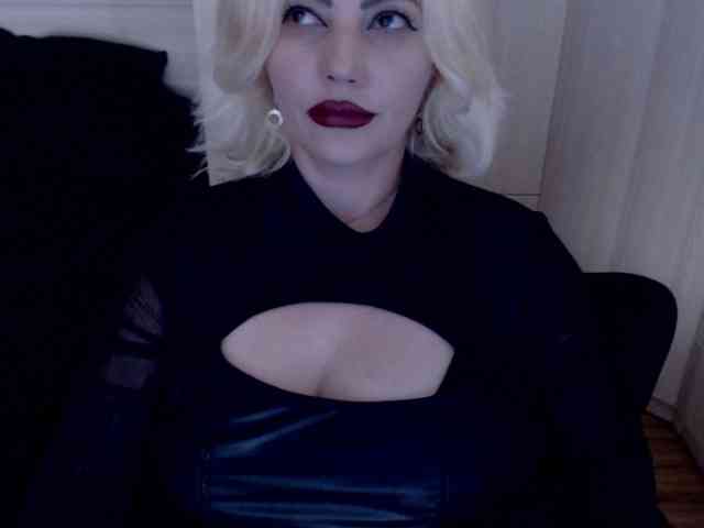 Mistress-Demi webcam