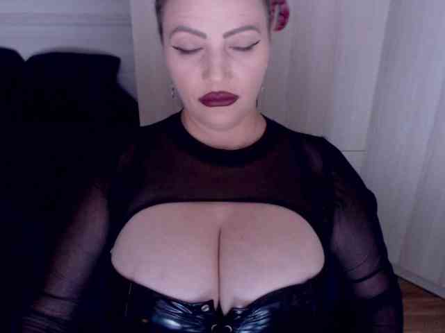 Mistress-Demi webcam