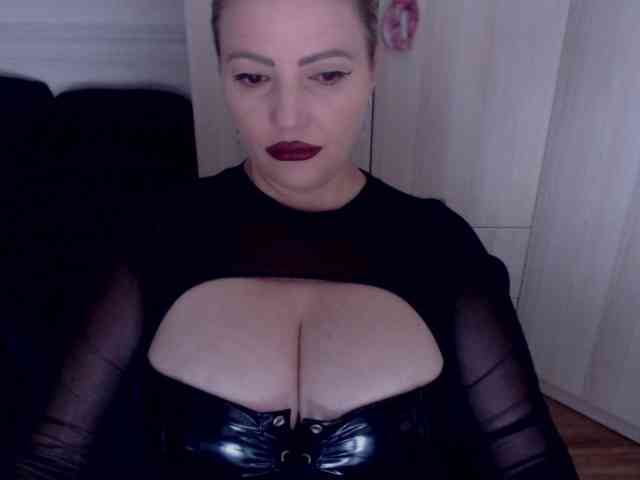 Mistress-Demi webcam