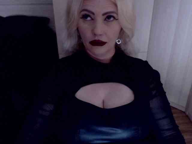 Mistress-Demi webcam