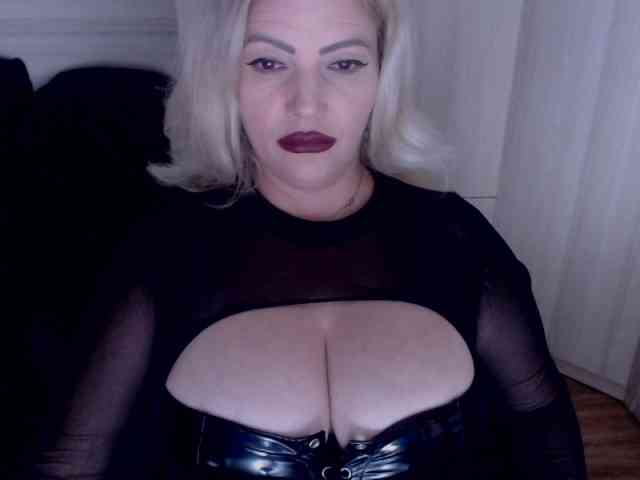 Mistress-Demi webcam