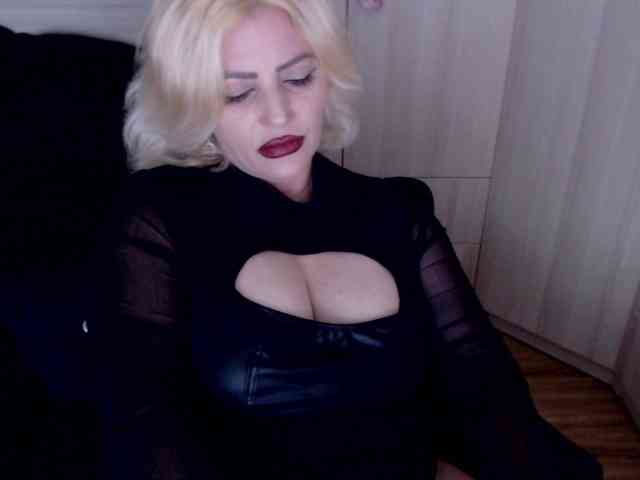 Mistress-Demi webcam