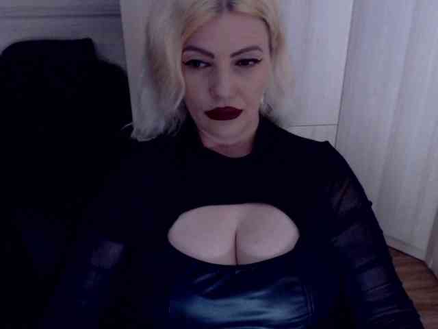 Mistress-Demi webcam