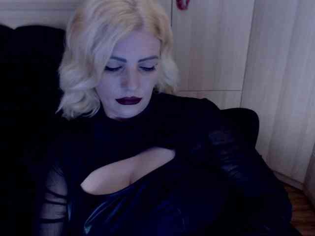 Mistress-Demi webcam