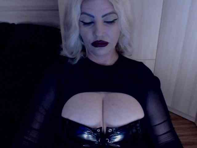 Mistress-Demi webcam