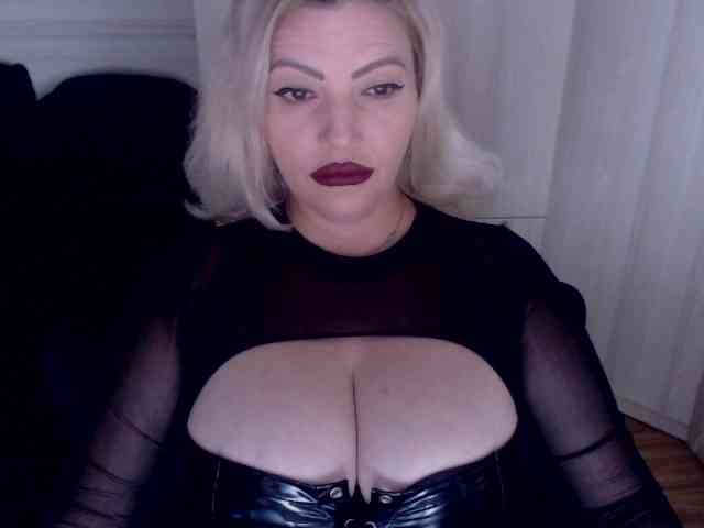 Mistress-Demi webcam