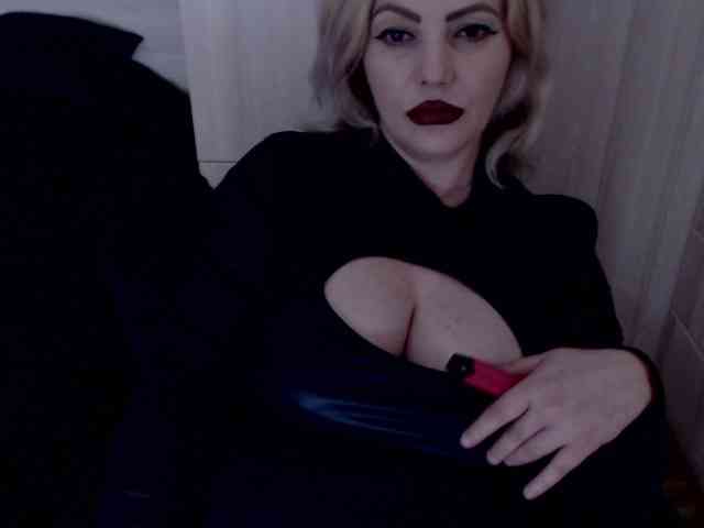 Mistress-Demi webcam