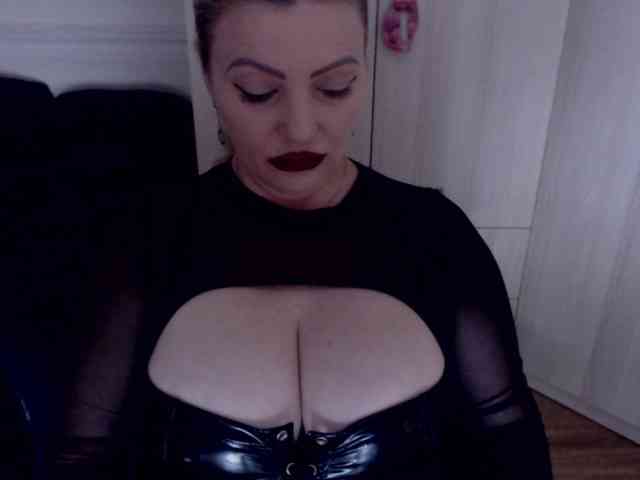 Mistress-Demi webcam
