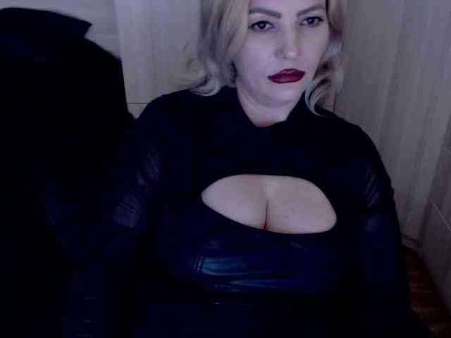 Mistress-Demi webcam