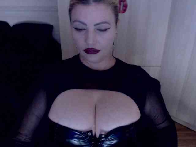 Mistress-Demi webcam
