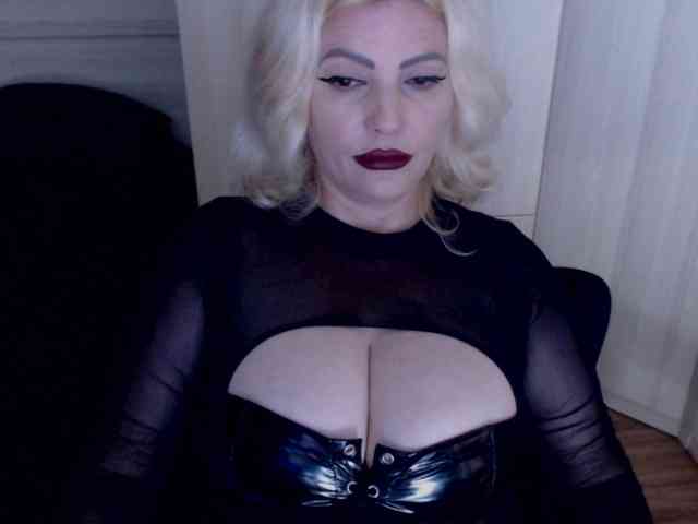 Mistress-Demi webcam