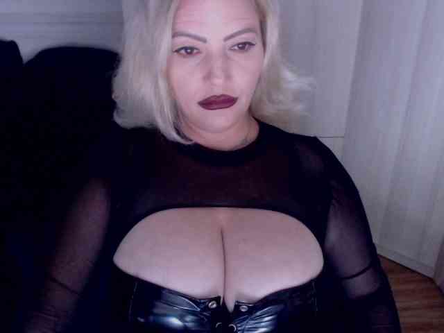 Mistress-Demi webcam