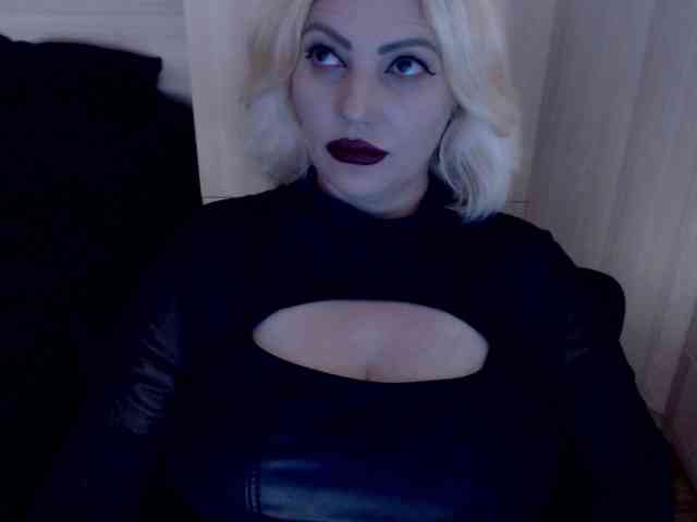 Mistress-Demi webcam