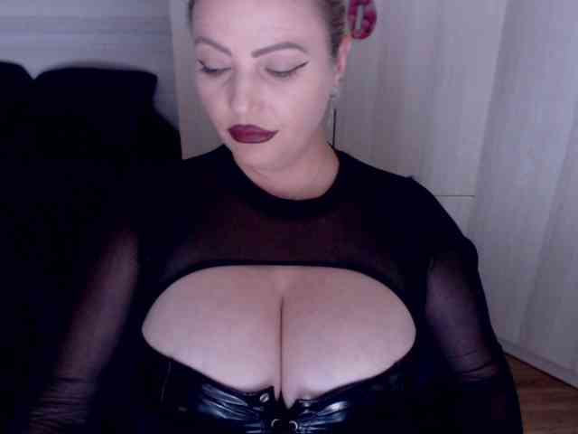 Mistress-Demi webcam