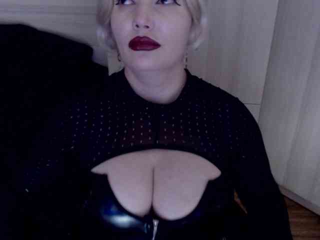 Mistress-Demi webcam
