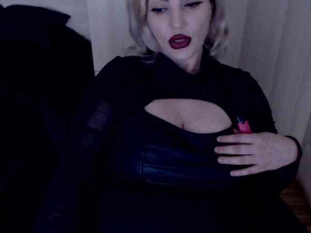 Mistress-Demi webcam
