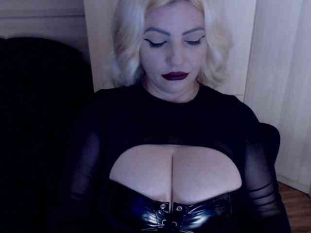 Mistress-Demi webcam