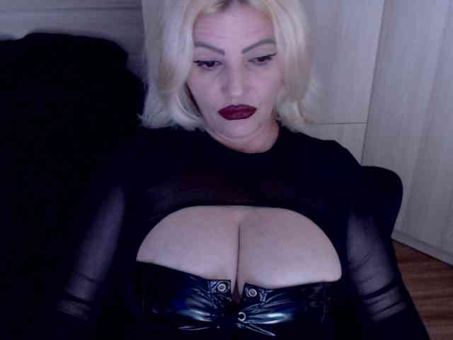 Mistress-Demi webcam