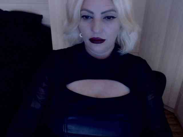Mistress-Demi webcam