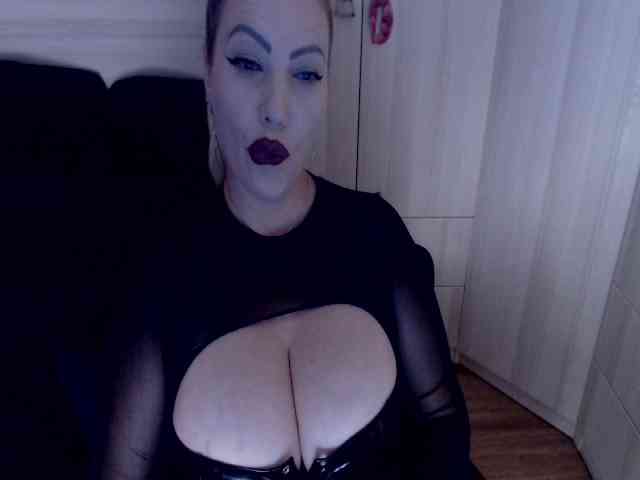 Mistress-Demi webcam