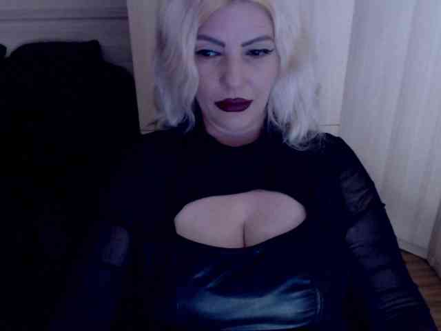 Mistress-Demi webcam